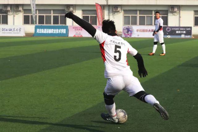 曼城15轮后排第4 上赛季同期也是第4但最终夺冠